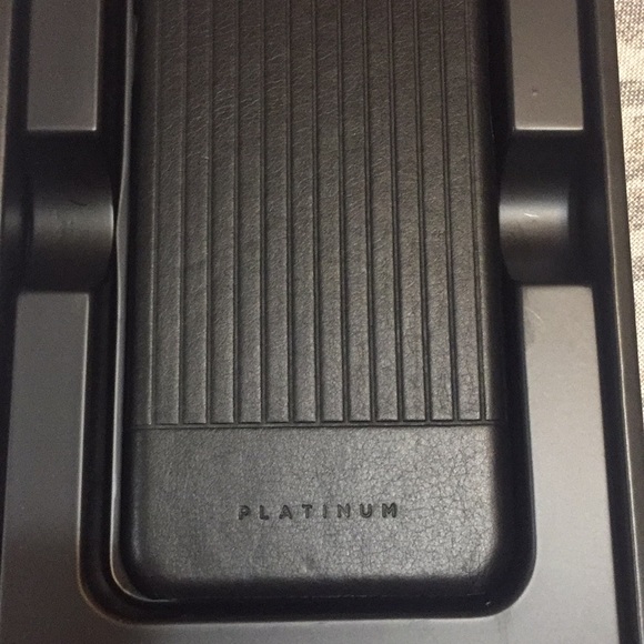 Platinum iPhone 7/8 leather case - Picture 8 of 8